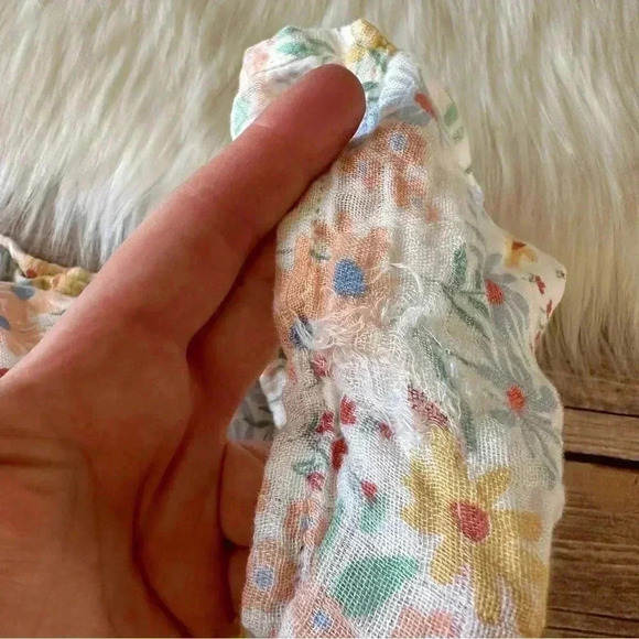 Spearmint Love 100% Cotton Floral Muslin Swaddle Blanket - Picture 6 of 6